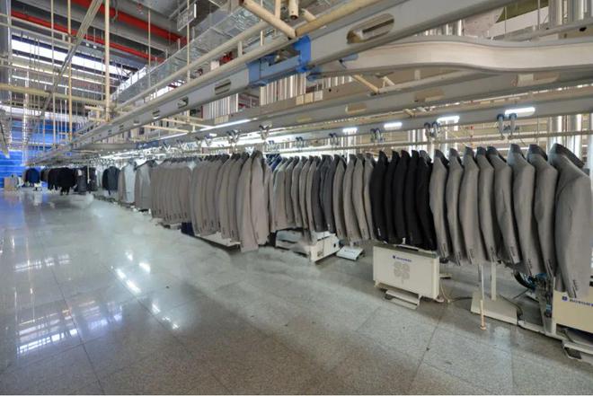 南山智尚服飾亮相世界智能大會 人工智能數字化展現(xiàn)中國時尚鞋帽零售新風向